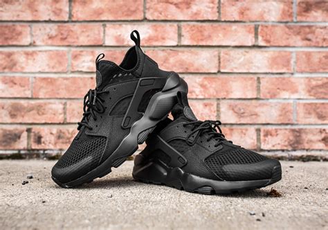 huarache ultra triple black